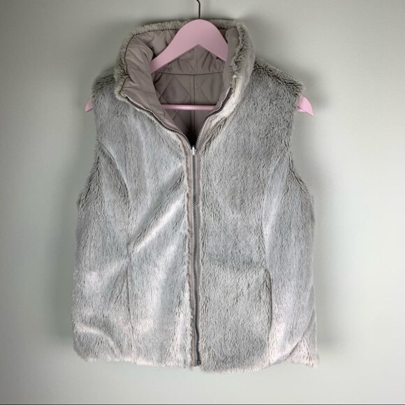 Weatherproof Reversible Puffer Vest Medium - Picture 2 of 5